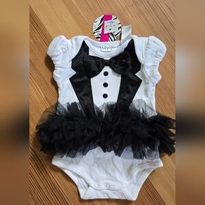 Babyrageous baby size 3 months New dress up onesie